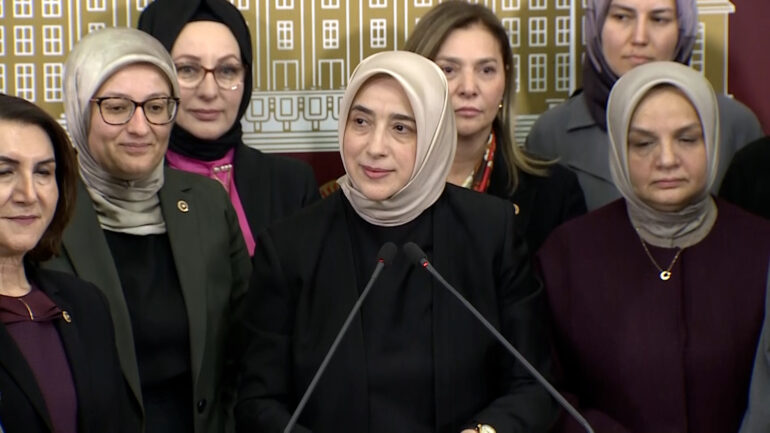 Cumhur İttifakı 'bileşenleriyle' kadın milletvekili adayı olmak:
